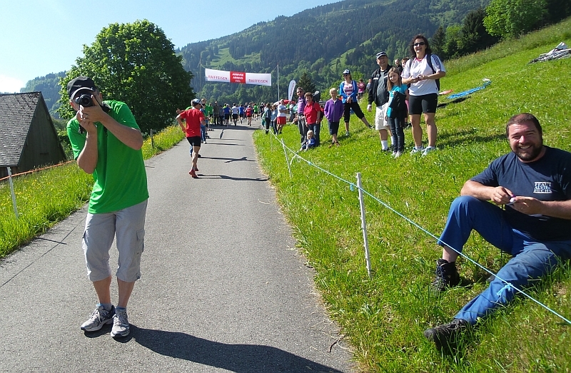 Stehender vs. laufender Fotograf