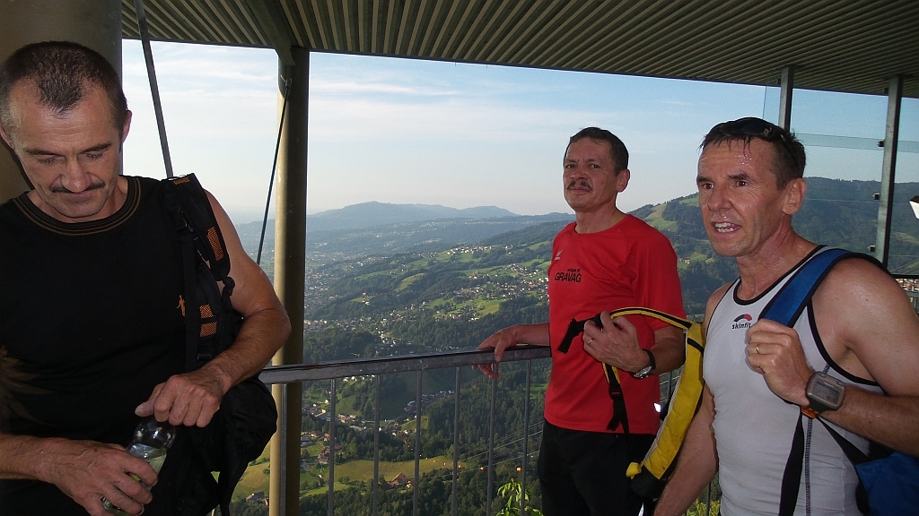 Blicke hinunter ins Tal