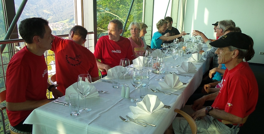 Dann gabs für jeden etwas gegen Hunger und Durst