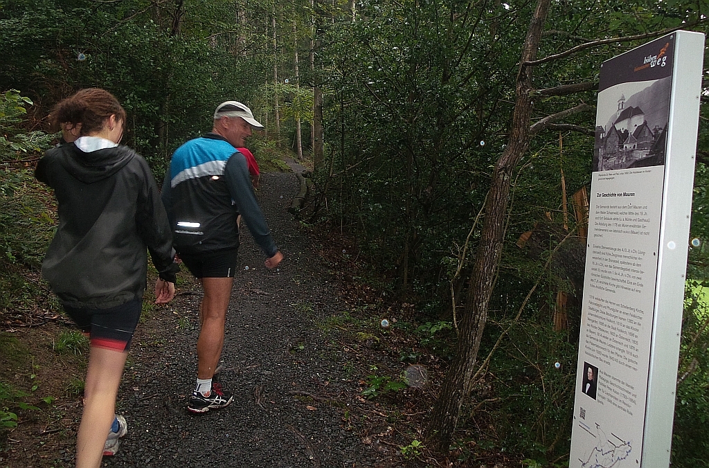 Infotafeln auf dem historischen Höhenweg