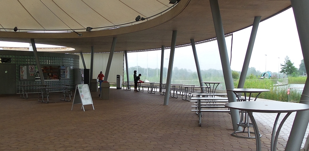 Die ganze überdachte Anlage, ganz für die Mila an diesem Abend!