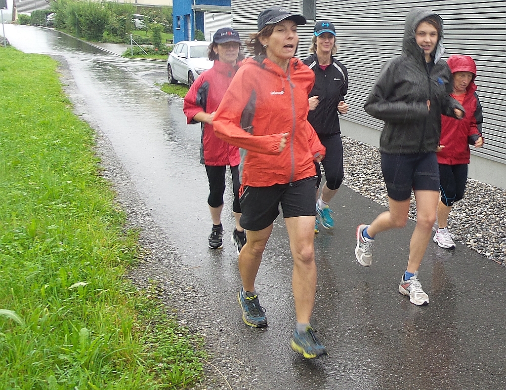 Sie trotzten dem Regen, die Stimmung war sehr gut