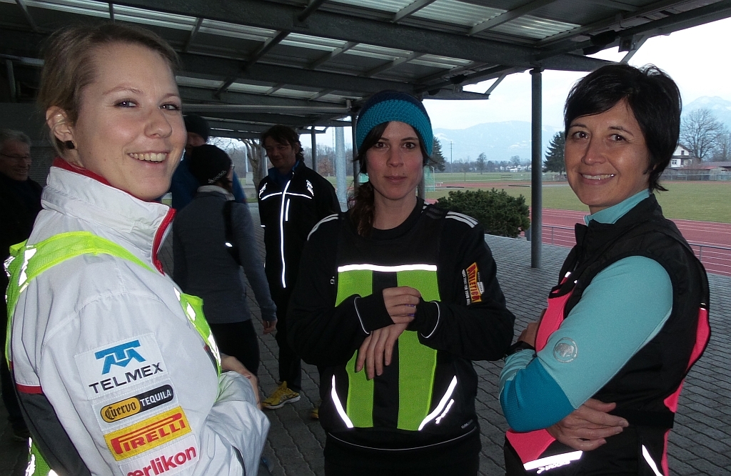 Diesmal noch Beobachterinnen der Szene