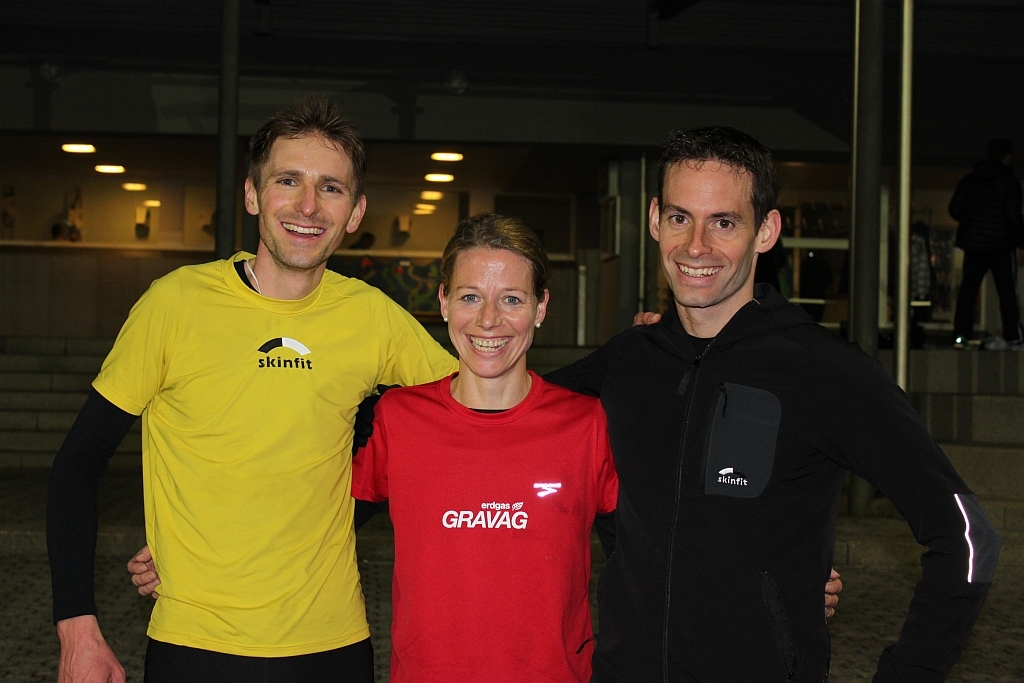 Die schnellsten des Tages: Christof Schefer vor Mathias Nüesch. in der Mitte Denise Lichtensteiger, die schnellste Frau