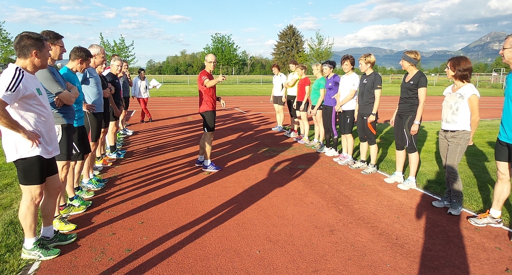 Aufstellung zum Wettkampf «Schlag den Berni»