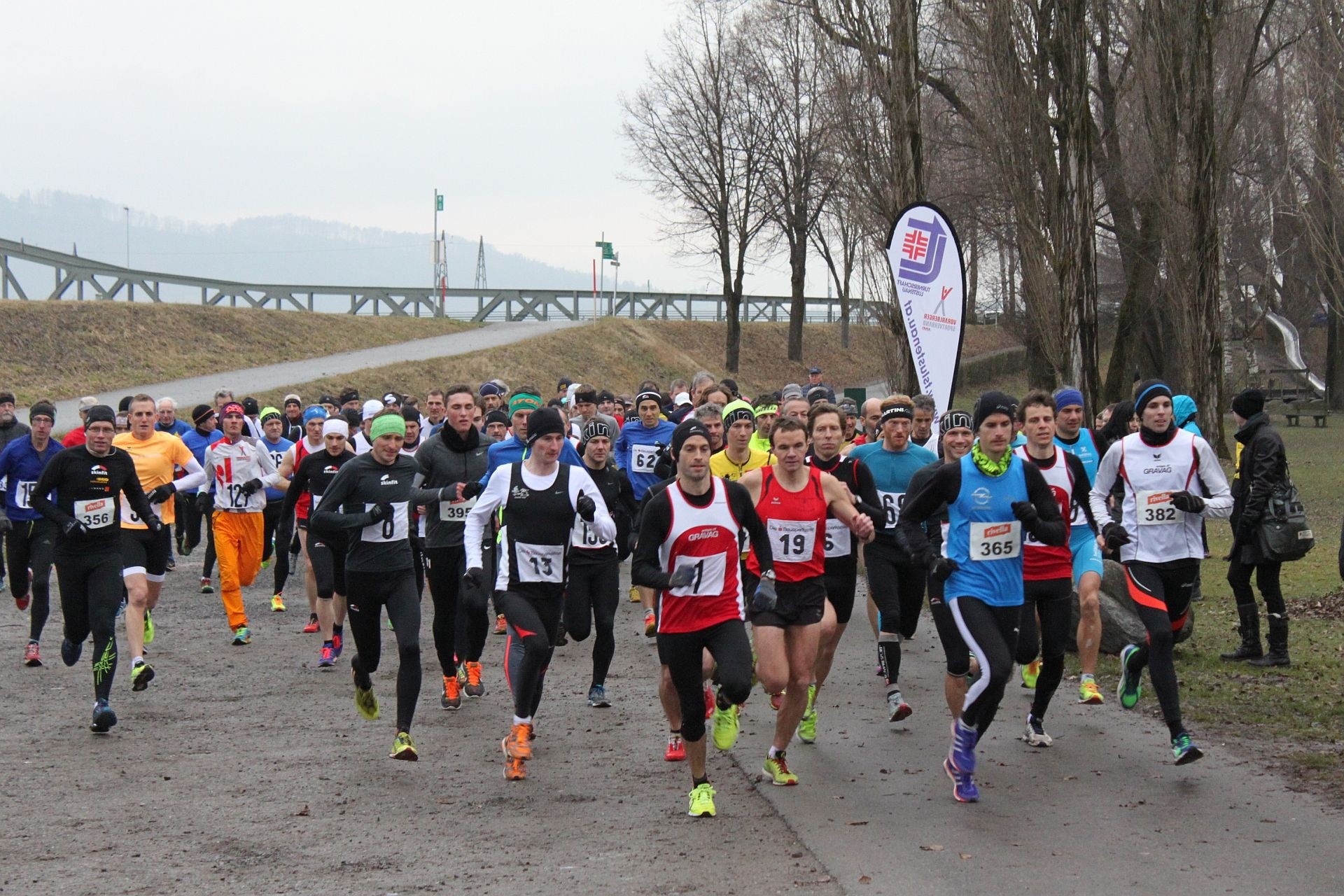 Mathias übernimmt sofort die Spitze