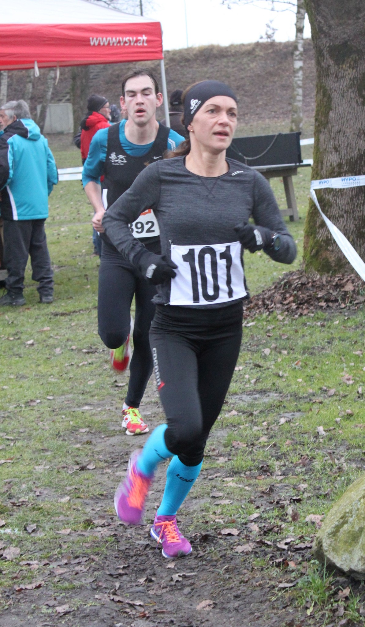 Sandra Urach, die schnellste Frau über 15 Km verfolgt von Pascal Zeller