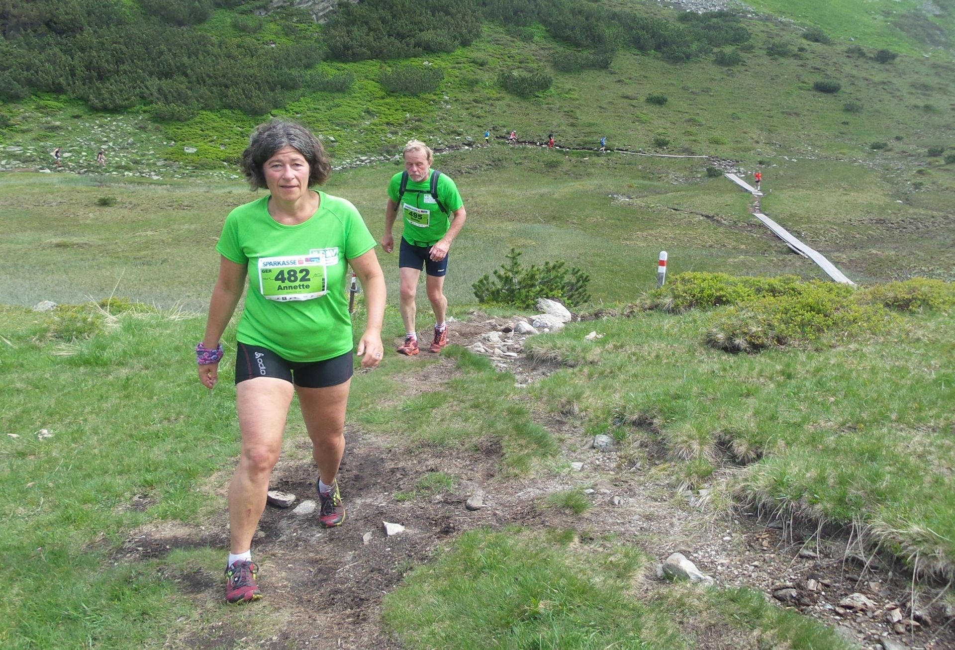 Grüne Nummern tragen die Teilnehmer des Laufes über 30 km