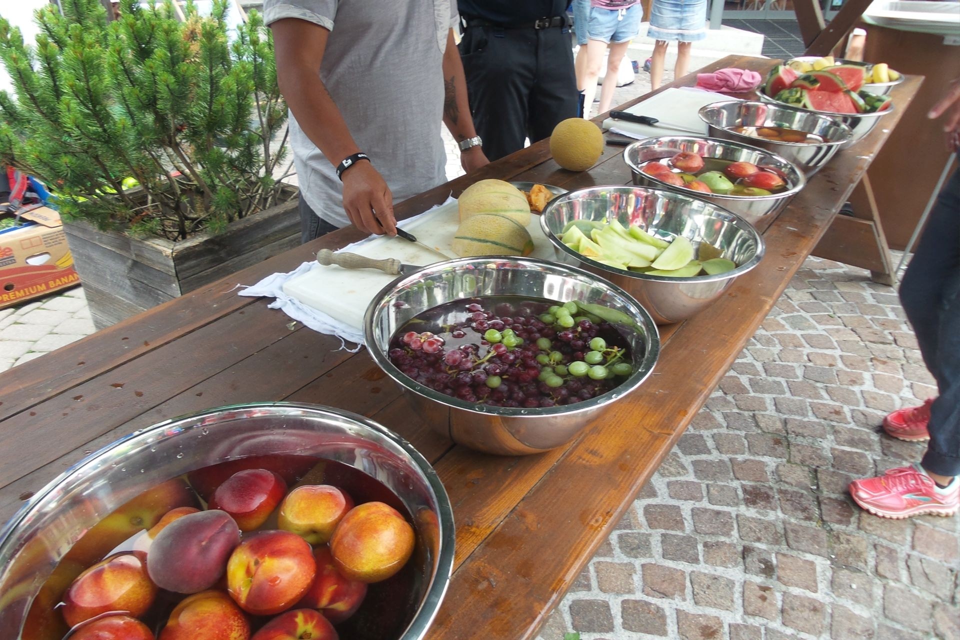 Köstlich und einmalig, das Früchtebuffet im Ziel