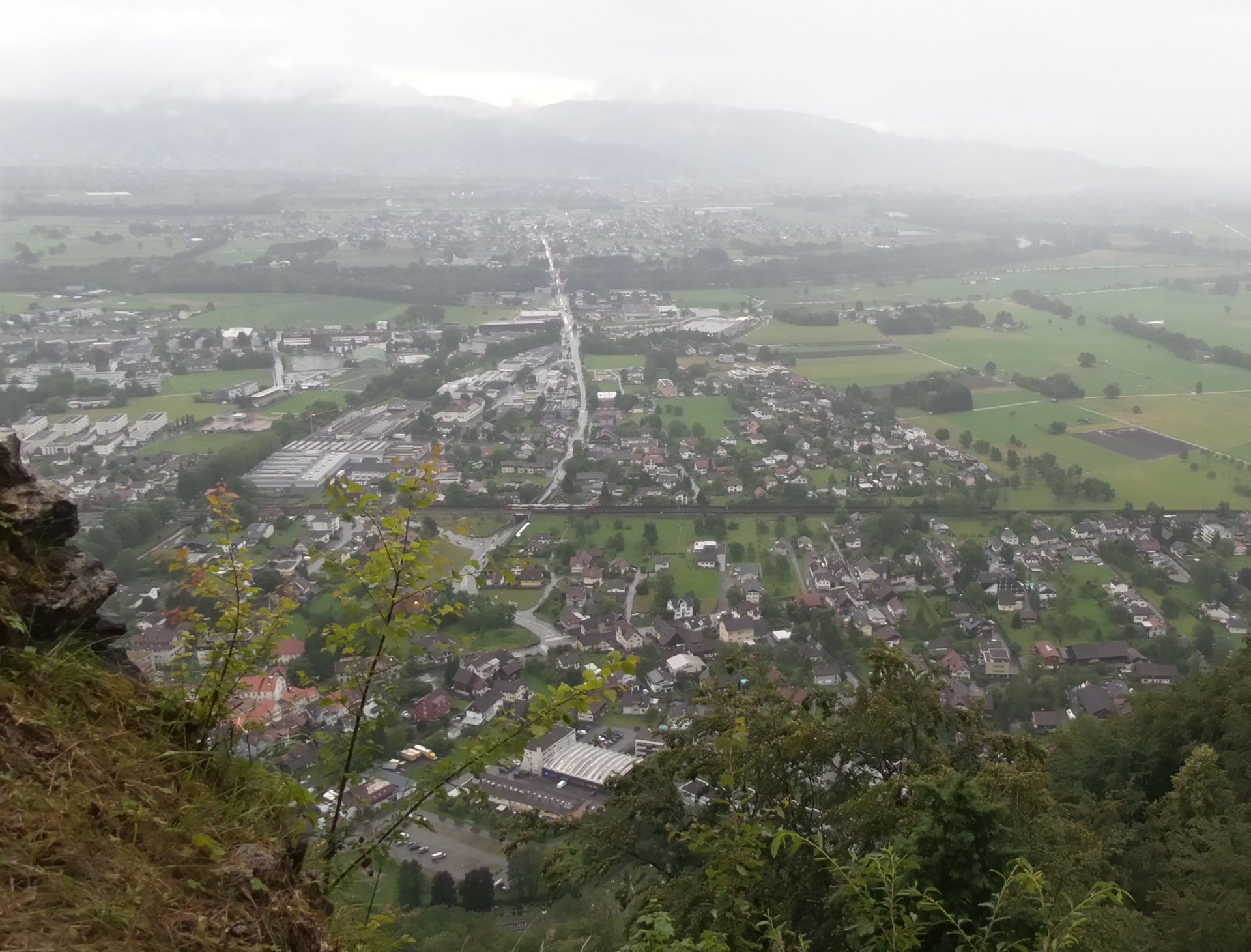 Blick vom Schlossberg hinunter nach Hohenems – Diepoldsau