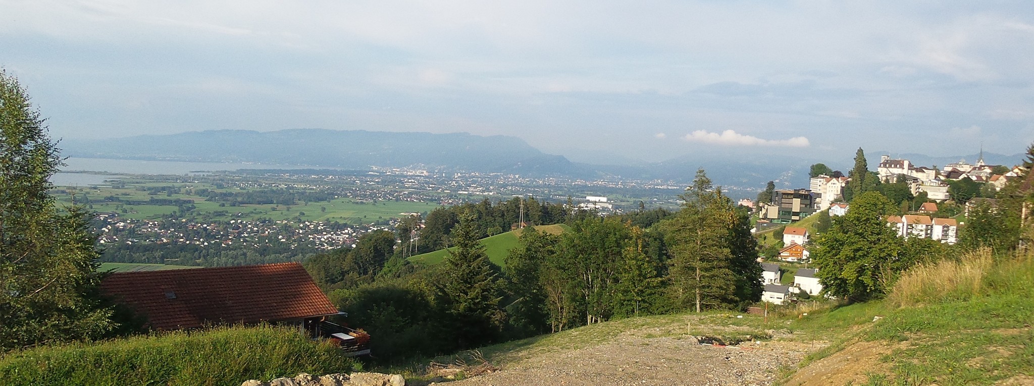 Blick nach Walzenhausen, im Hintergrund der Pfänder