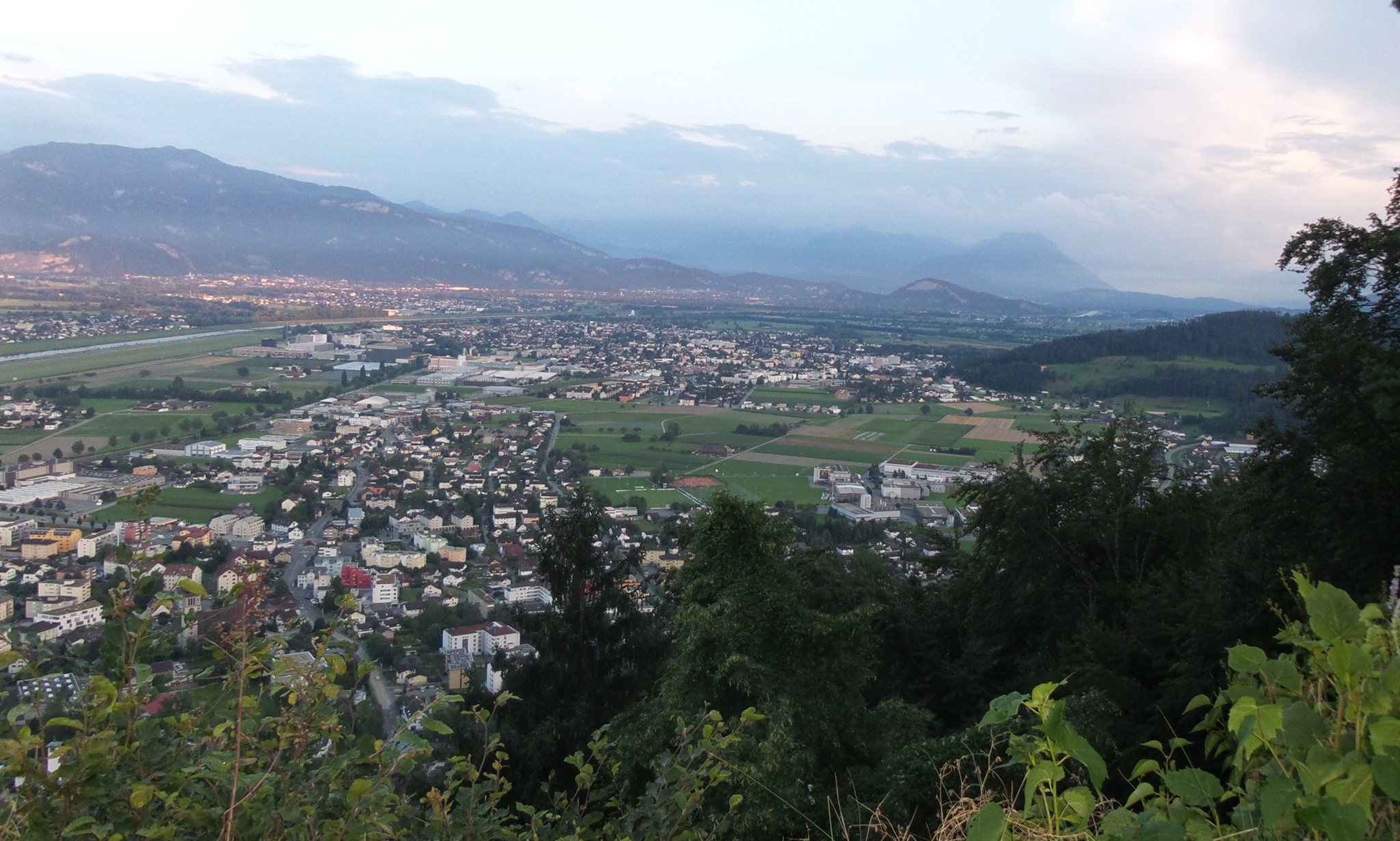 Blick hinunter nach Au-Heerbrugg und weiter Richtung Süden