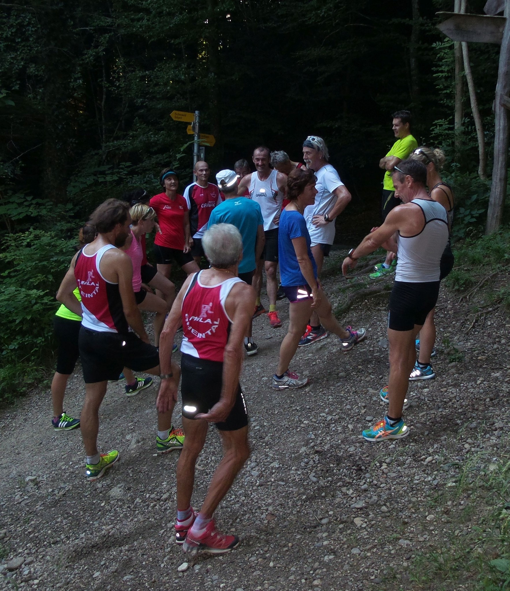 Kurze Pause mit allerlei Geschichten von Markus über das rote Hägli