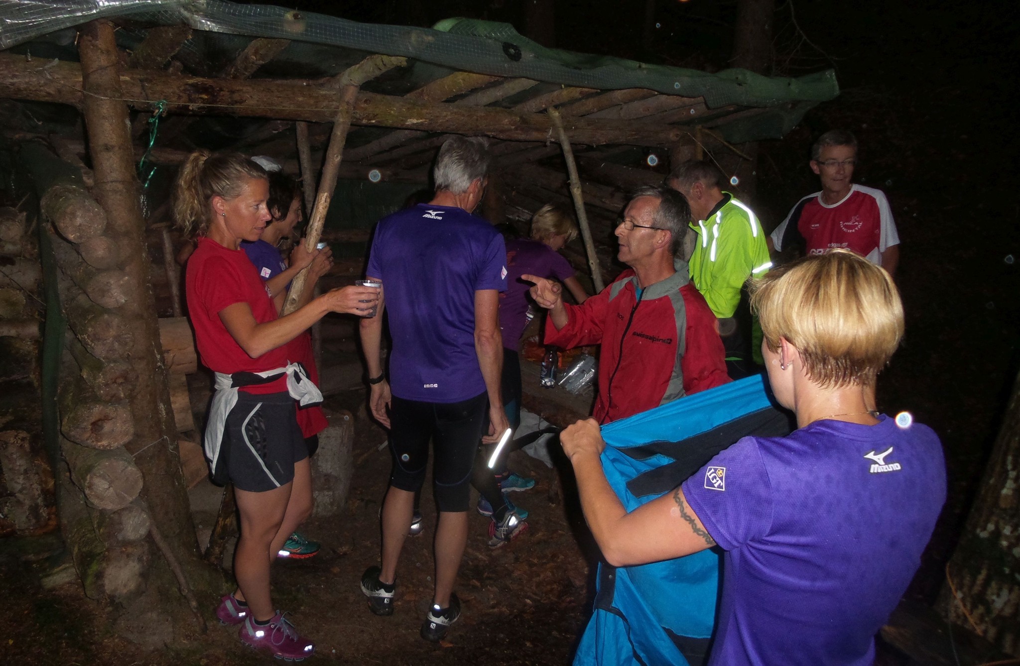 Überraschende Verpflegung in Fredys Waldhütte