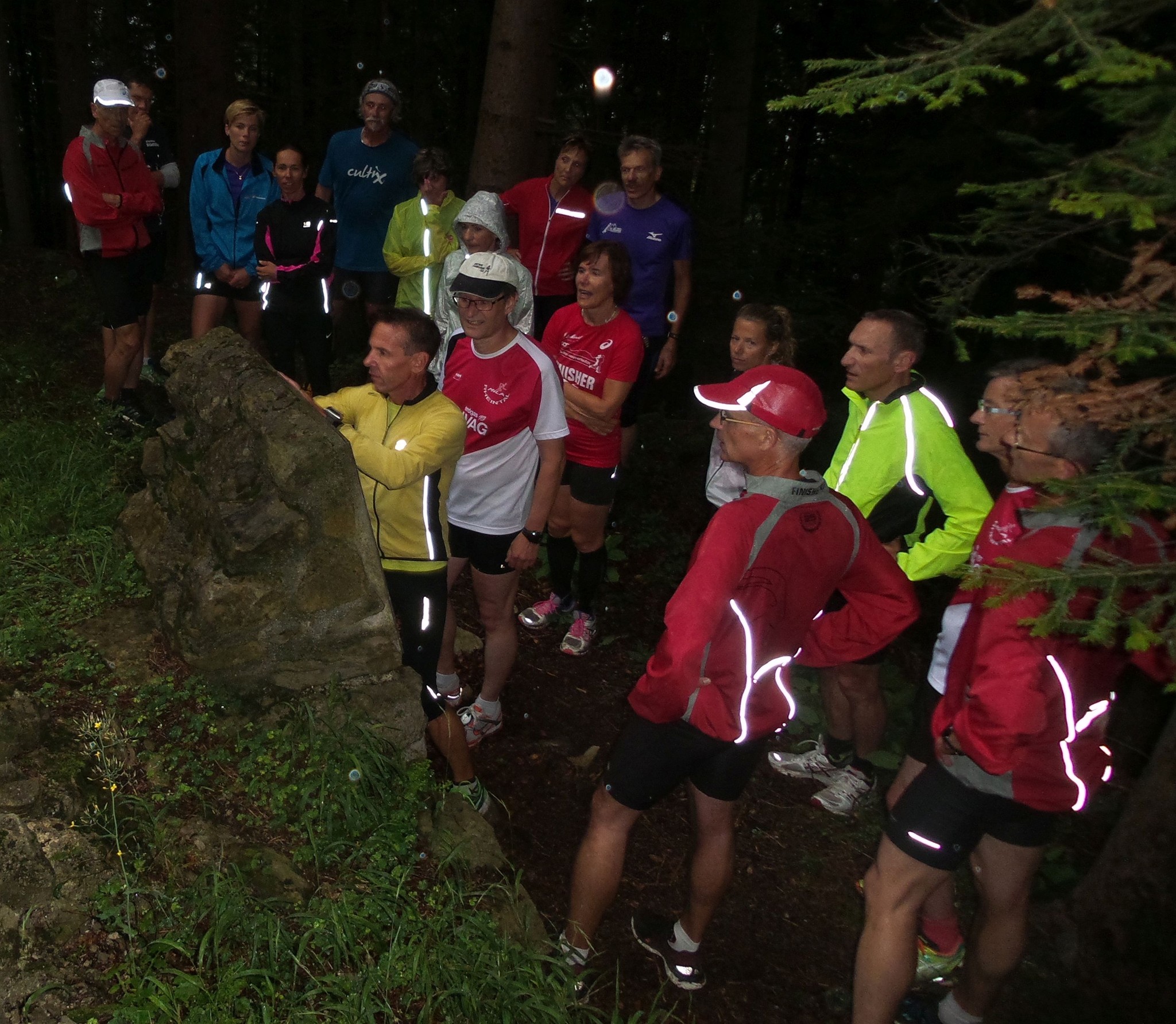 Auch beim fünften Sommerprogrammpunkte führte die Laufstrecke vorbei an Burgen und Ruinen: Hier Ruinenreste von Hoch Altstätten