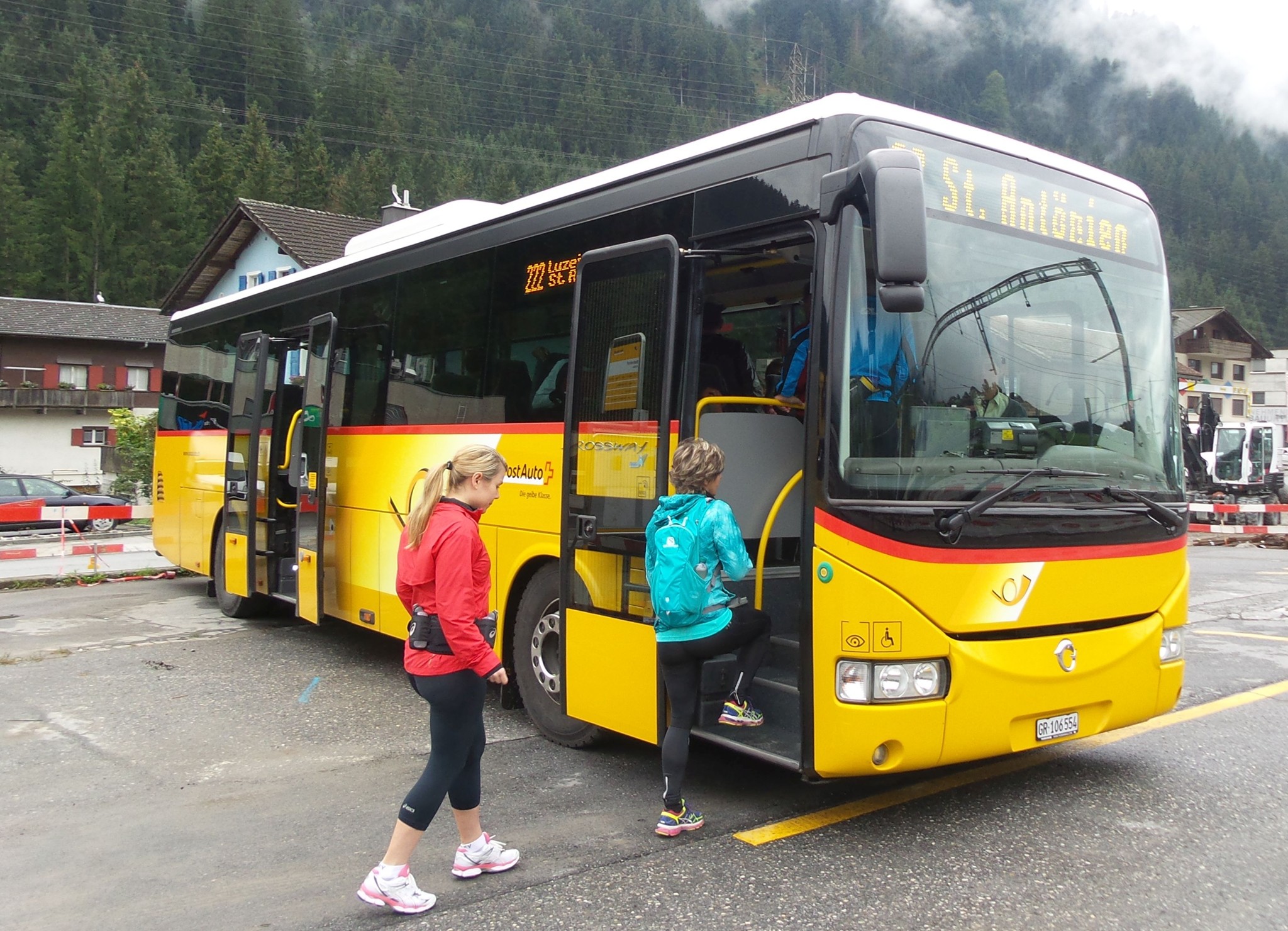 Im Küblis wartete das Postauto für die Fahrt hinauf nach St. Antönien.
