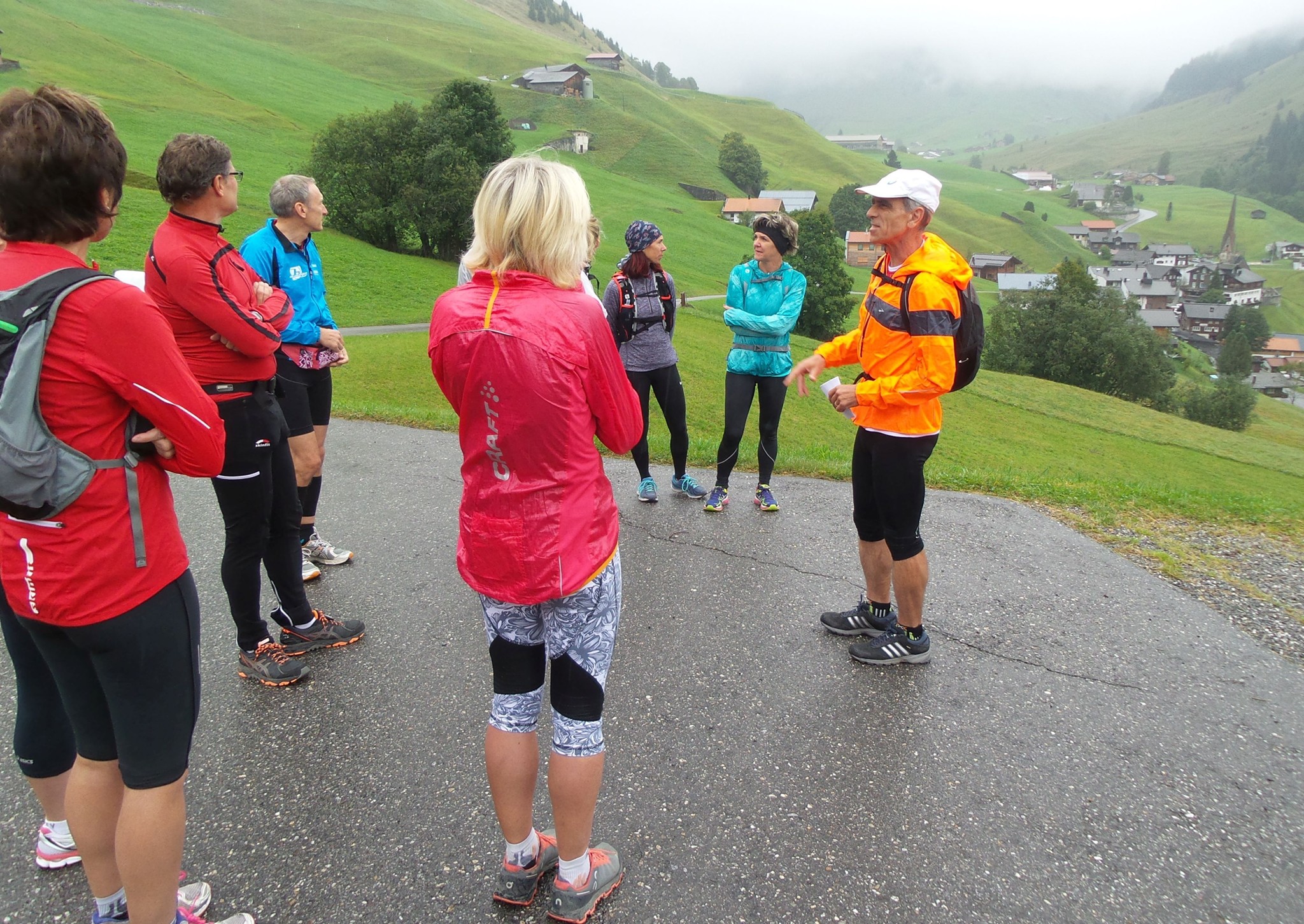 Einer der Laufstopps, an denen Berni interessante Gegenbenheiten zur Gegend vermittelte