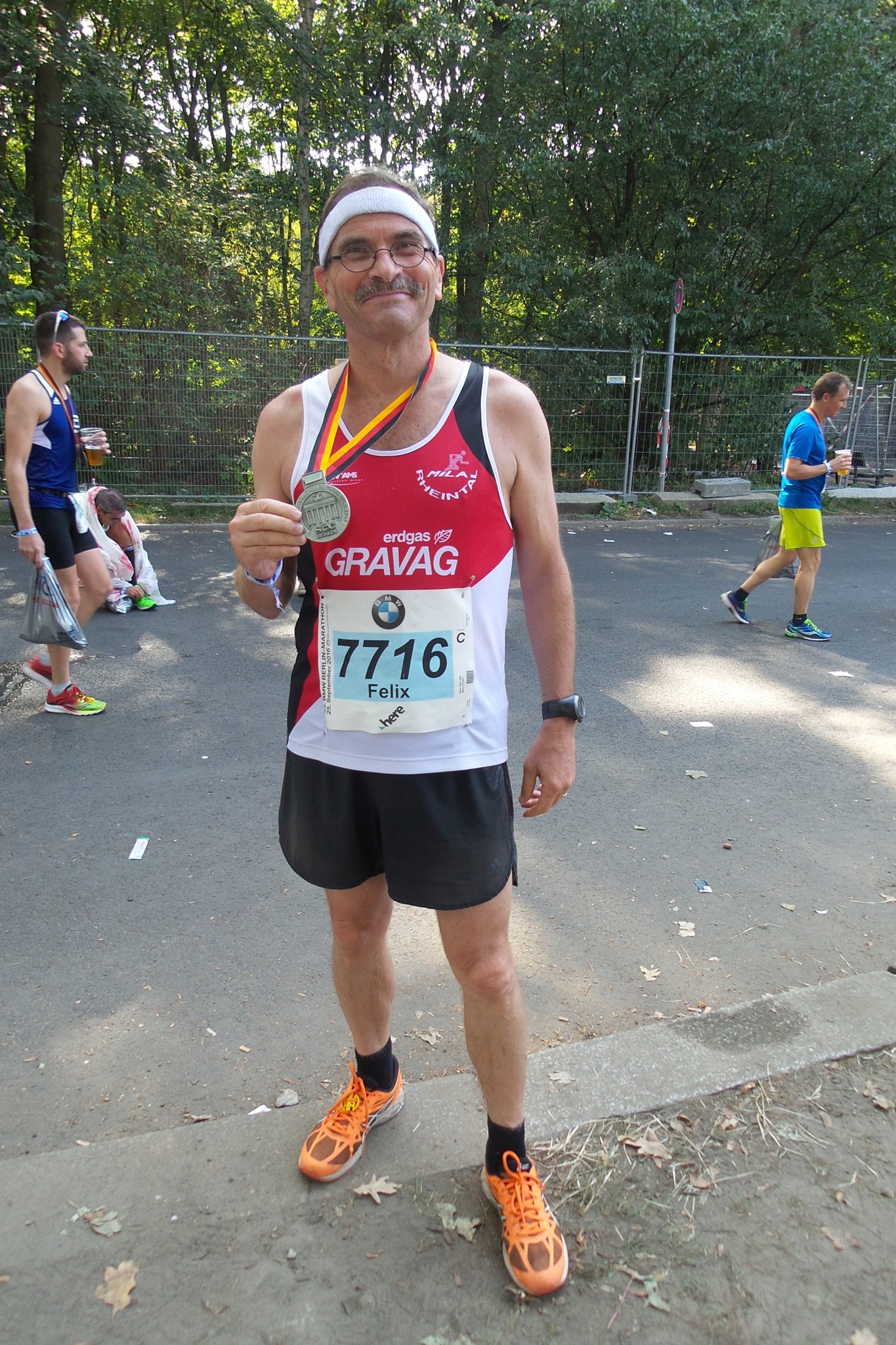 Felix mit seiner Finishermedaille