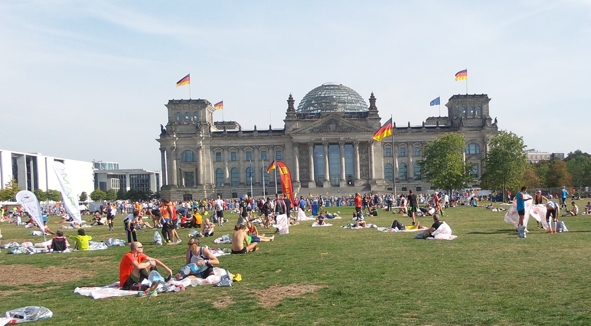 Liegewiese im Zielgelände bzw. vor dem Reichstagsgebäude