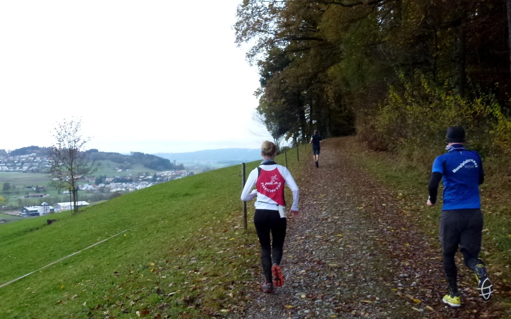 Denise läuft dem Ziel und Sieg entgegen