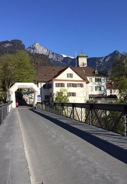Reichenau mit Blick gegen den Kunkelspass