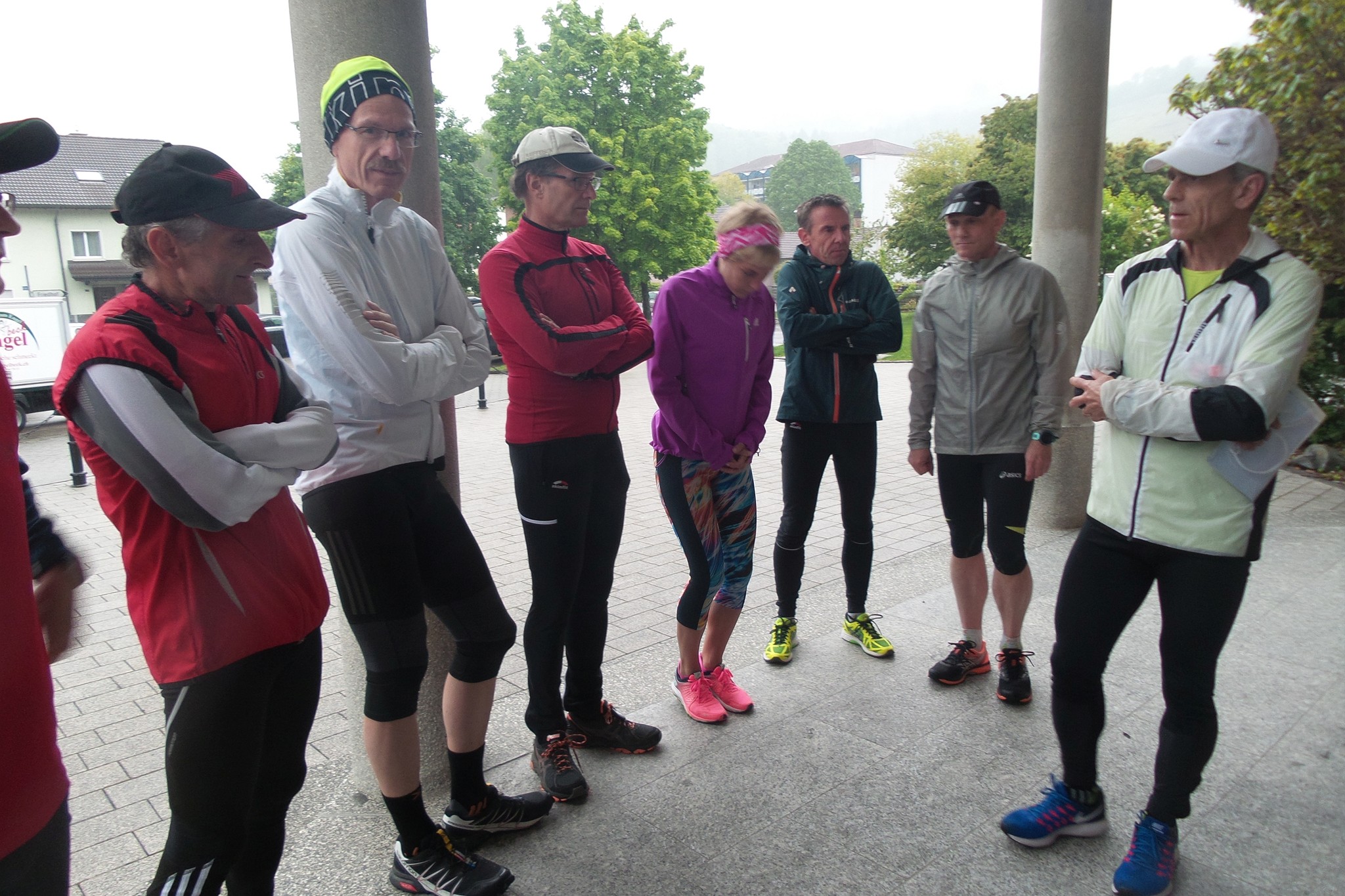 Gleiche Anzahl Mila, gleiches Regenwetter wie beim ersten Spezialtraining: Berni begrüsst zum in Au zum 2. MILA-Spezialtraining