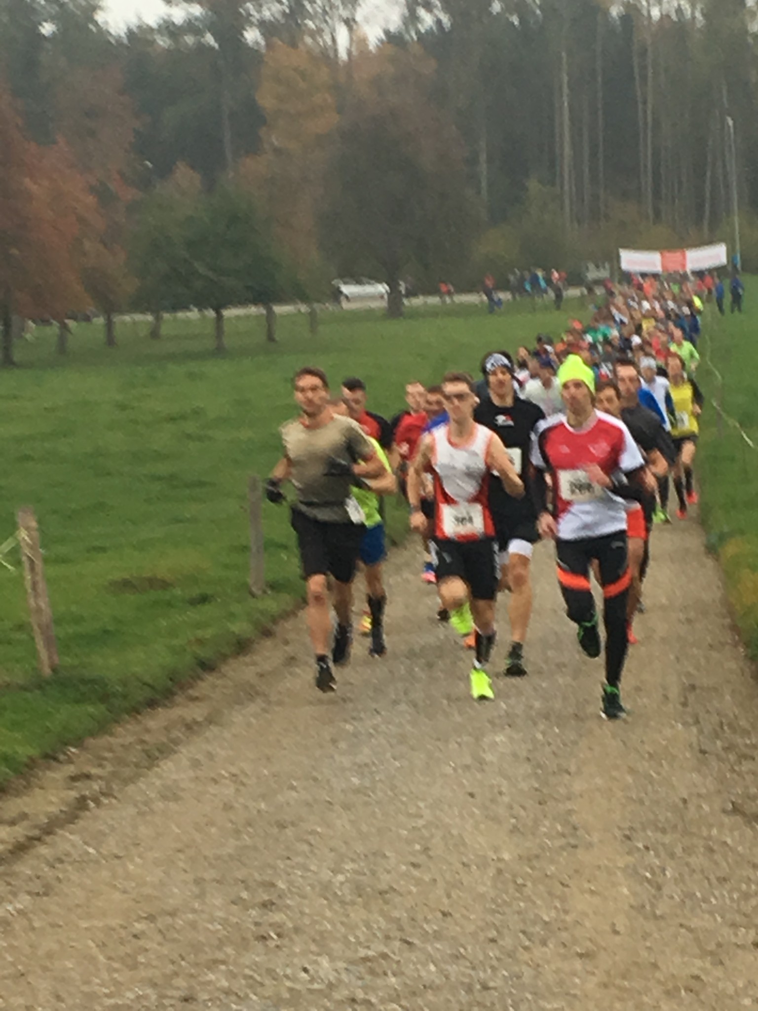 Jetzt geht es los, Zoltan übernimmt die Spitze
